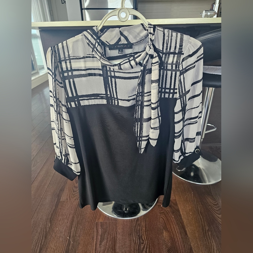 Women shirt Size Small